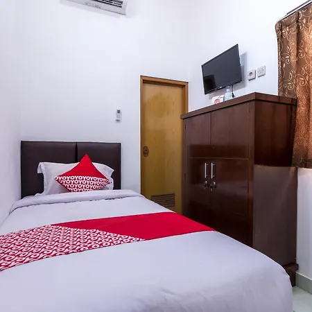 OYO 1082 Kost Arie 1 Near RSIP Persahabatan-3